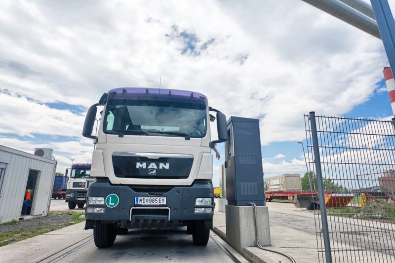 Outdoor SB-Terminal - Logistikleitsysteme